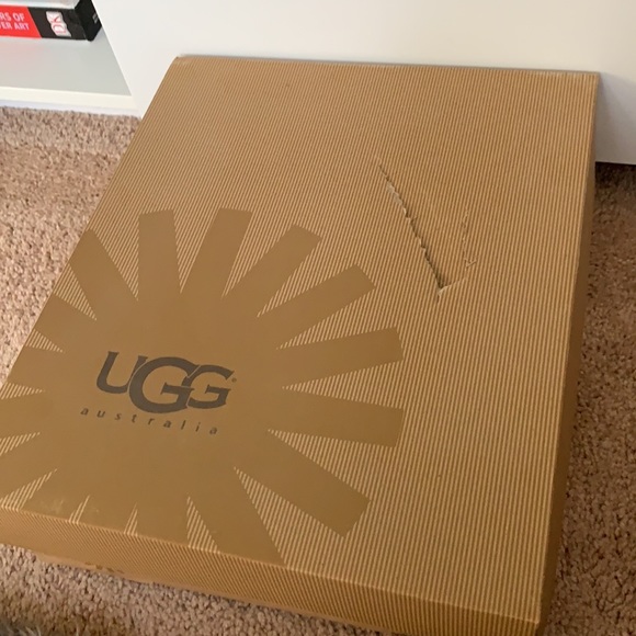 UGG SPARKLES SHORT BOOT PURPLE SIZE 5 - Picture 8 of 11